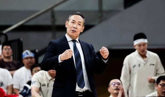 格勒芬主场逆转对手，豪取三分的简单介绍