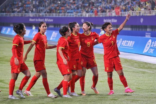 中国女足横扫对手，实现全胜
