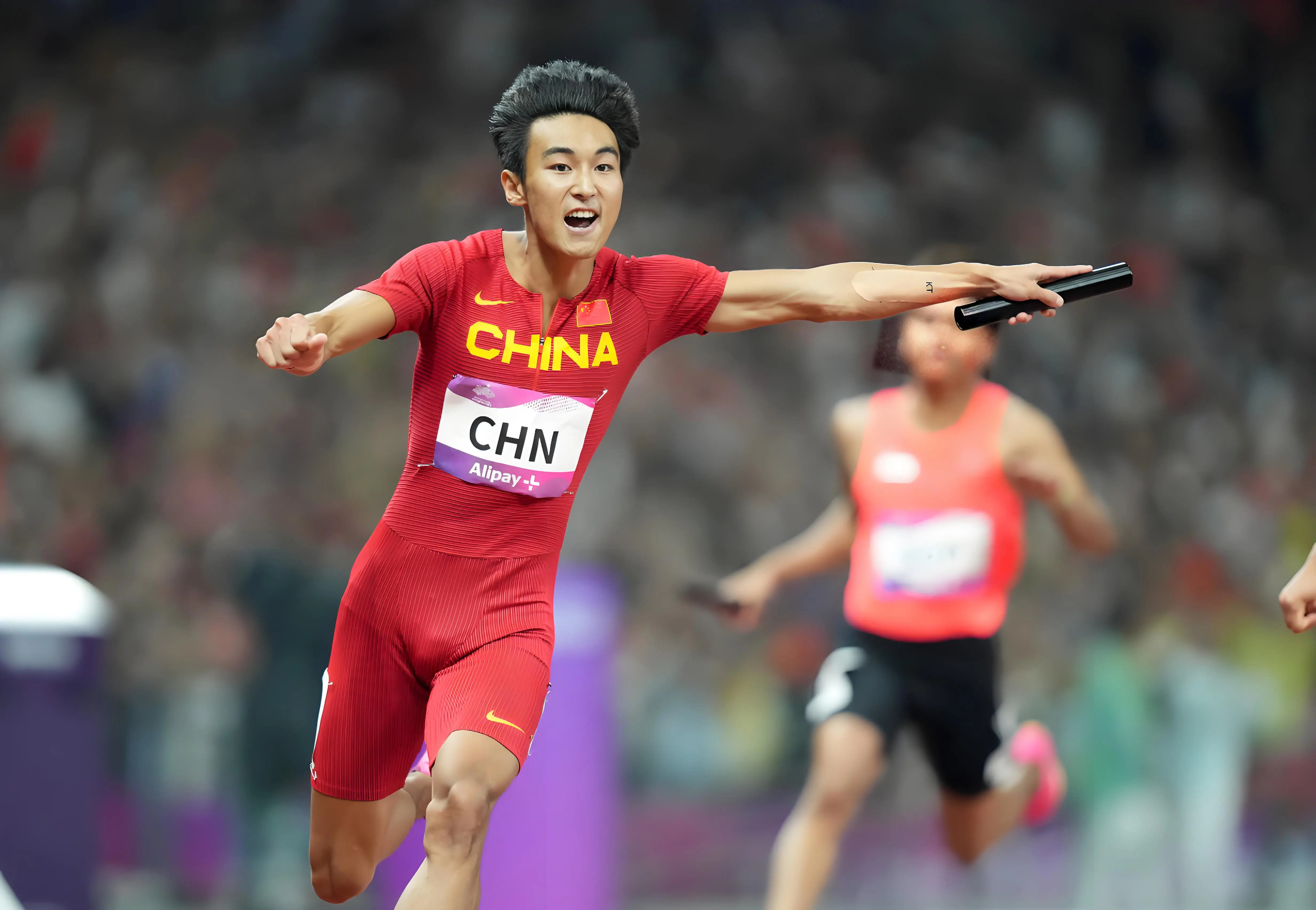才华横溢，我国运动员获得冠军！