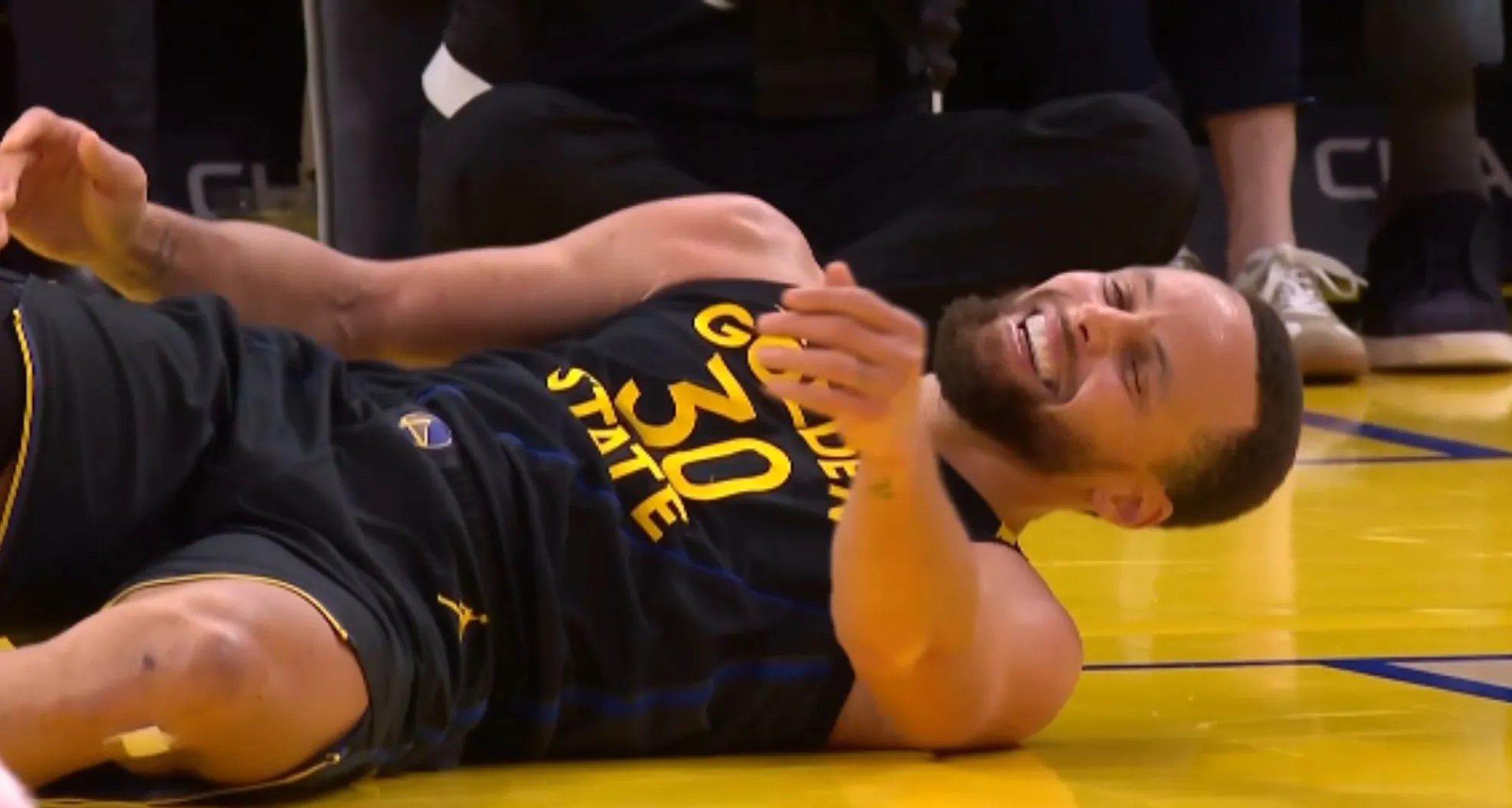 关于勇士球星受伤在前，球队遭遇困境的信息