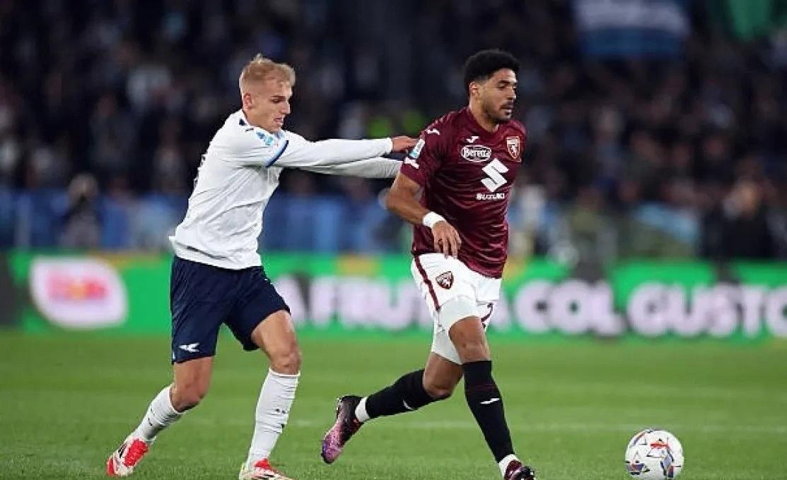 包含意大利客场平局，小组竞争压力大增的词条