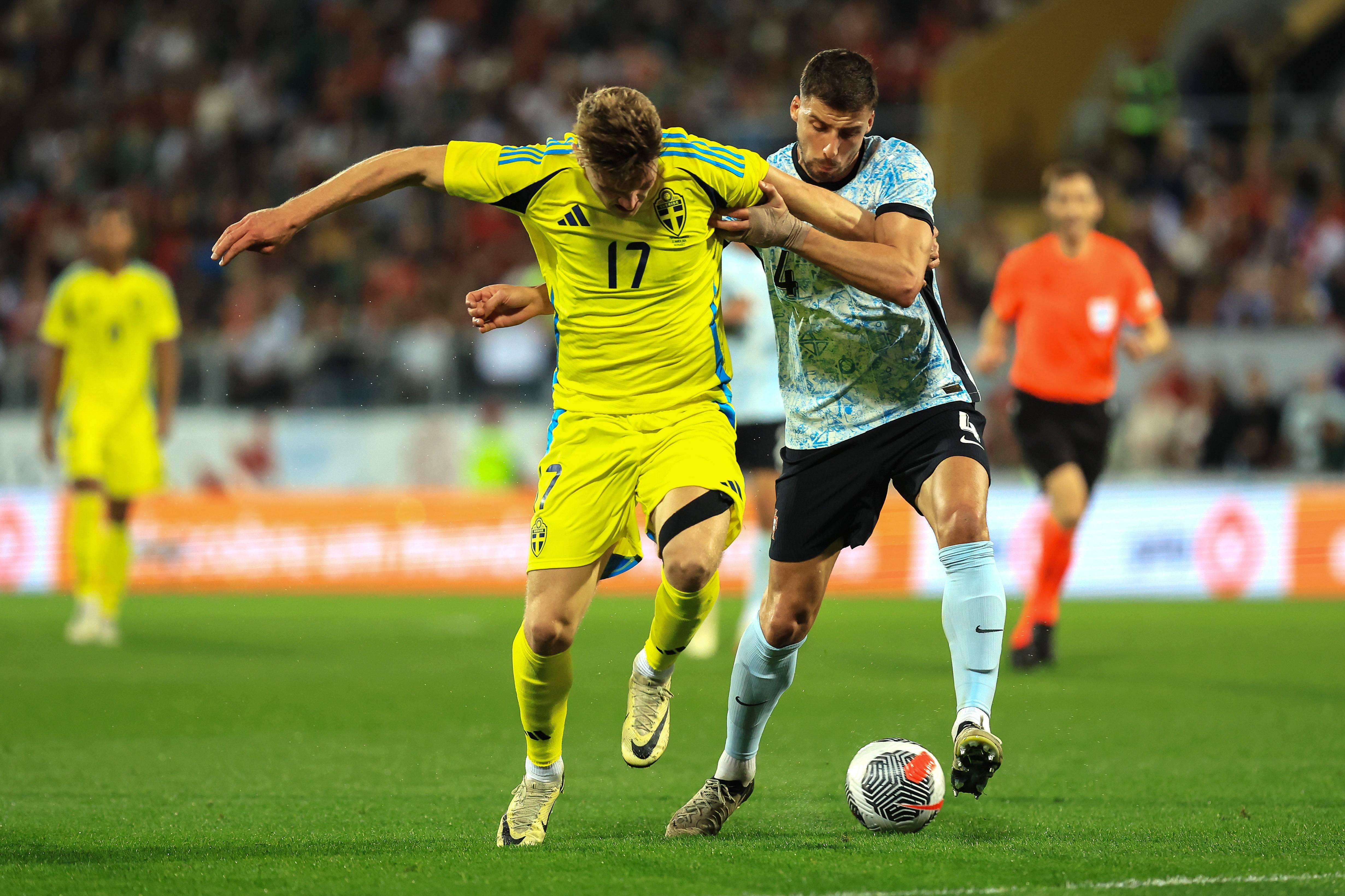 九游体育-欧洲足球杯赛激烈对决掀起激情