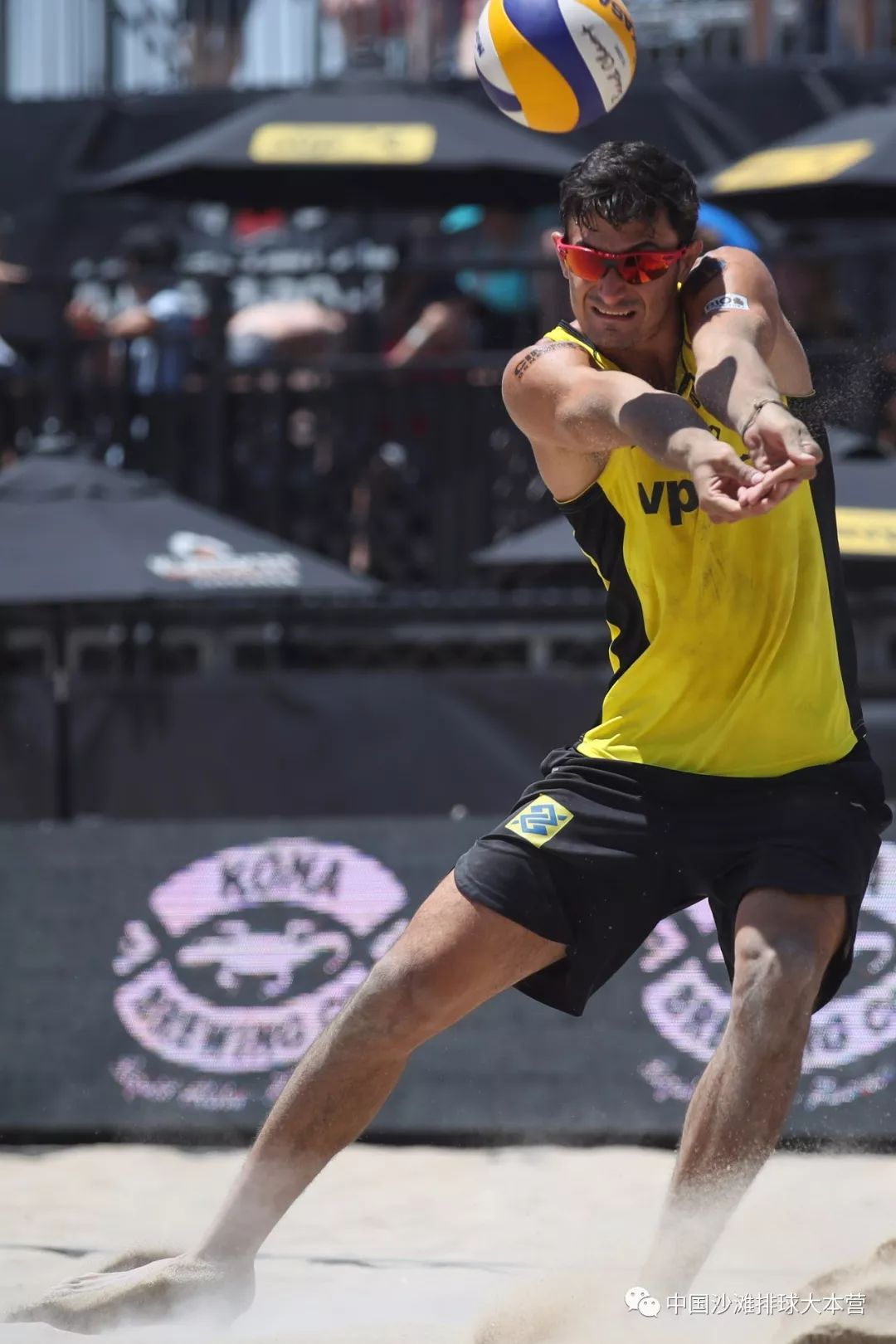 加拿大沙滩排球双打组合表现出色，轻松夺金的简单介绍