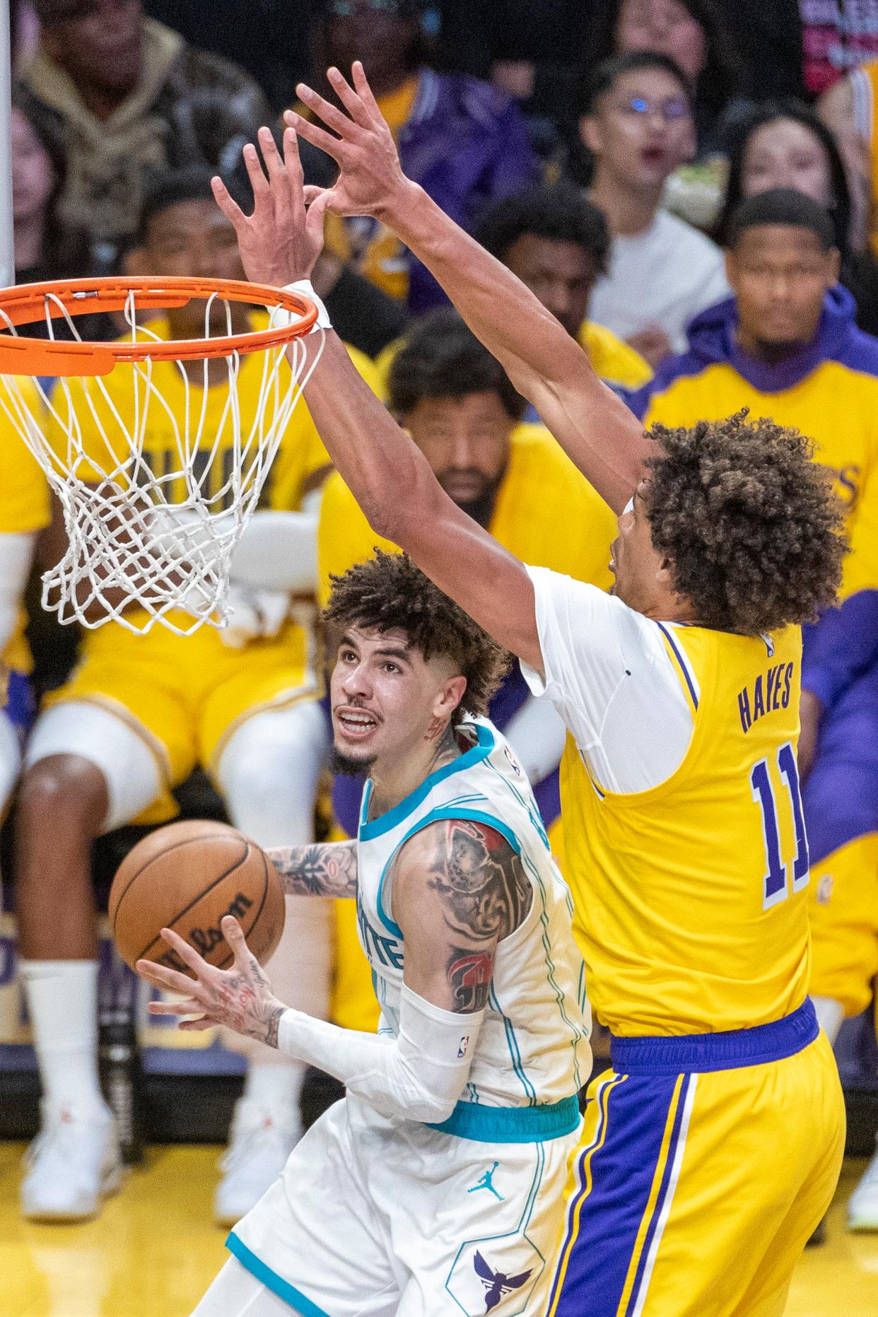 黄蜂逆转篮网，取得关键胜利