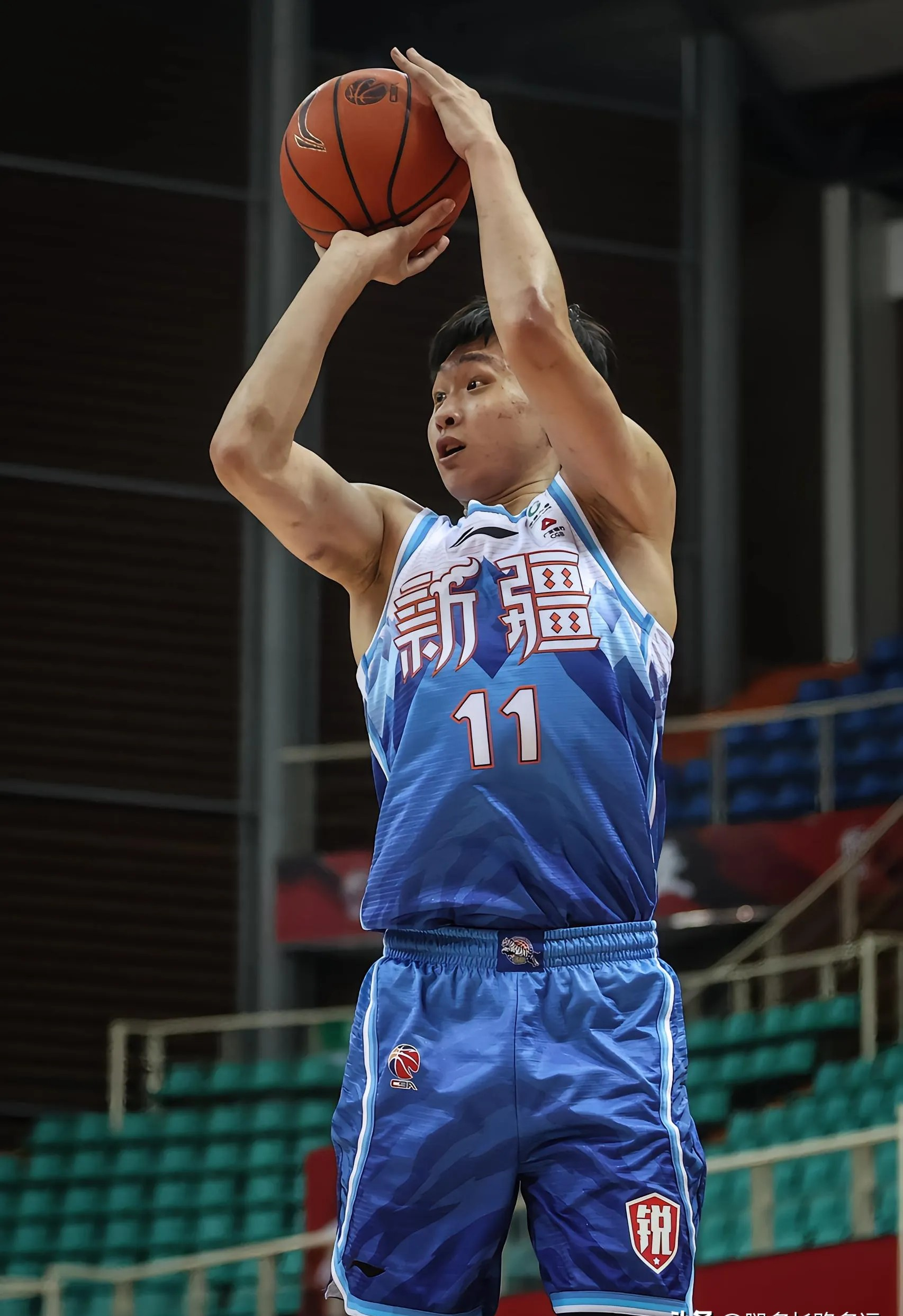 关于新疆队在最新比赛中表现抢眼，轻松获胜的信息