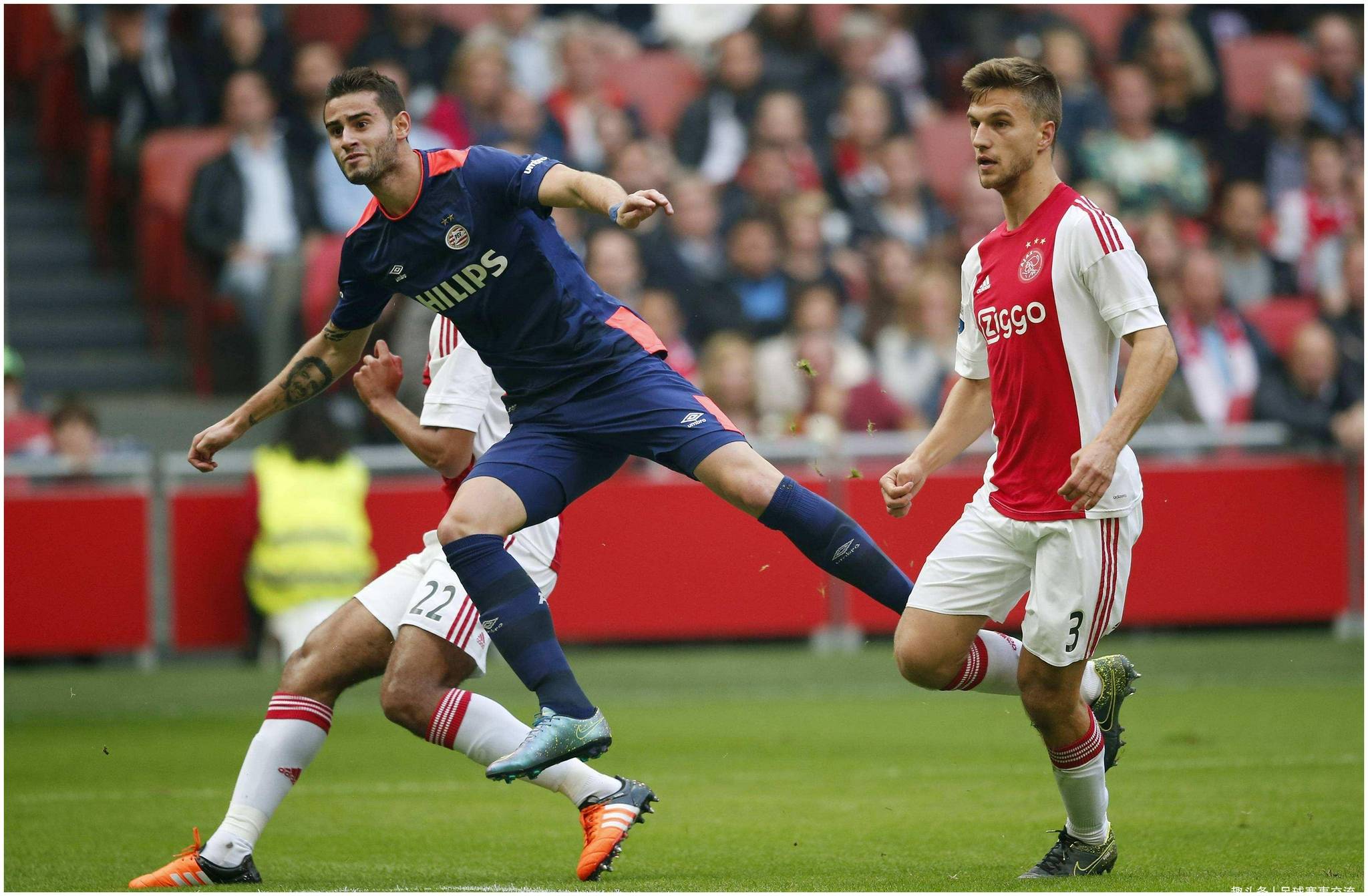 阿贾克斯再度出色，晋级欧冠淘汰赛