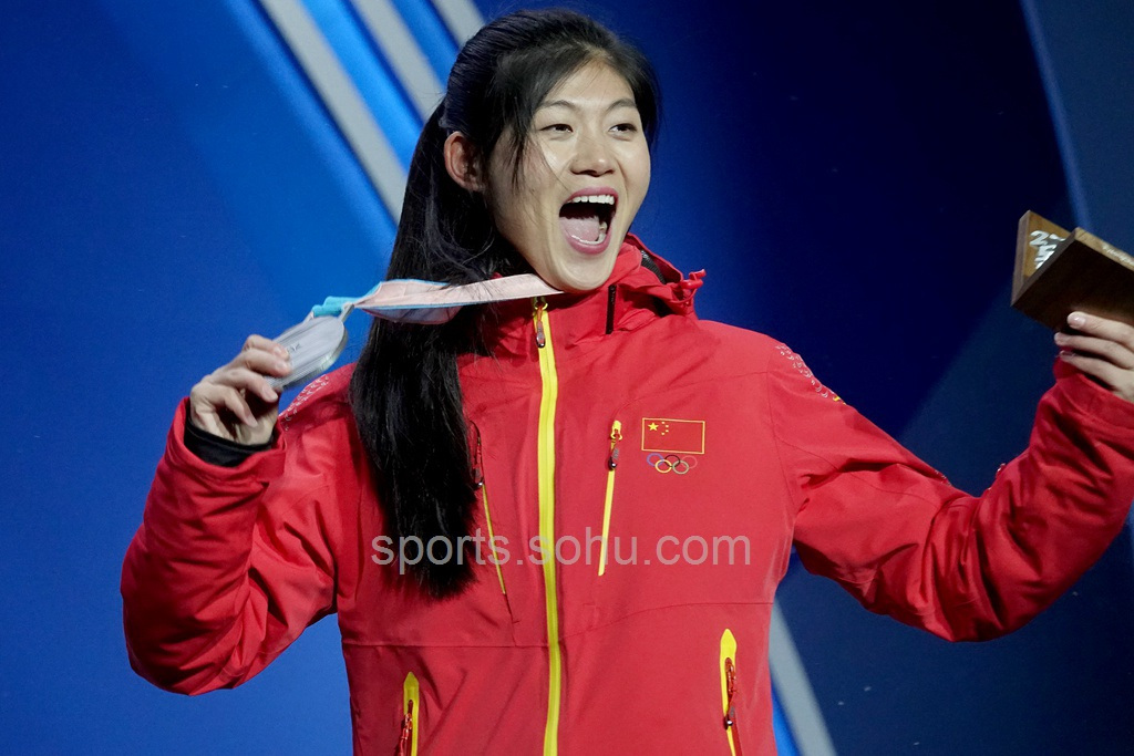 九游体育官方登录入口-加拿大冲刺游泳决赛，收获银牌殊荣的简单介绍