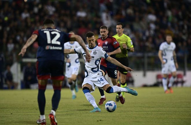 九游体育-佩里西奇再次展现神勇，卡利亚里连胜继续的简单介绍