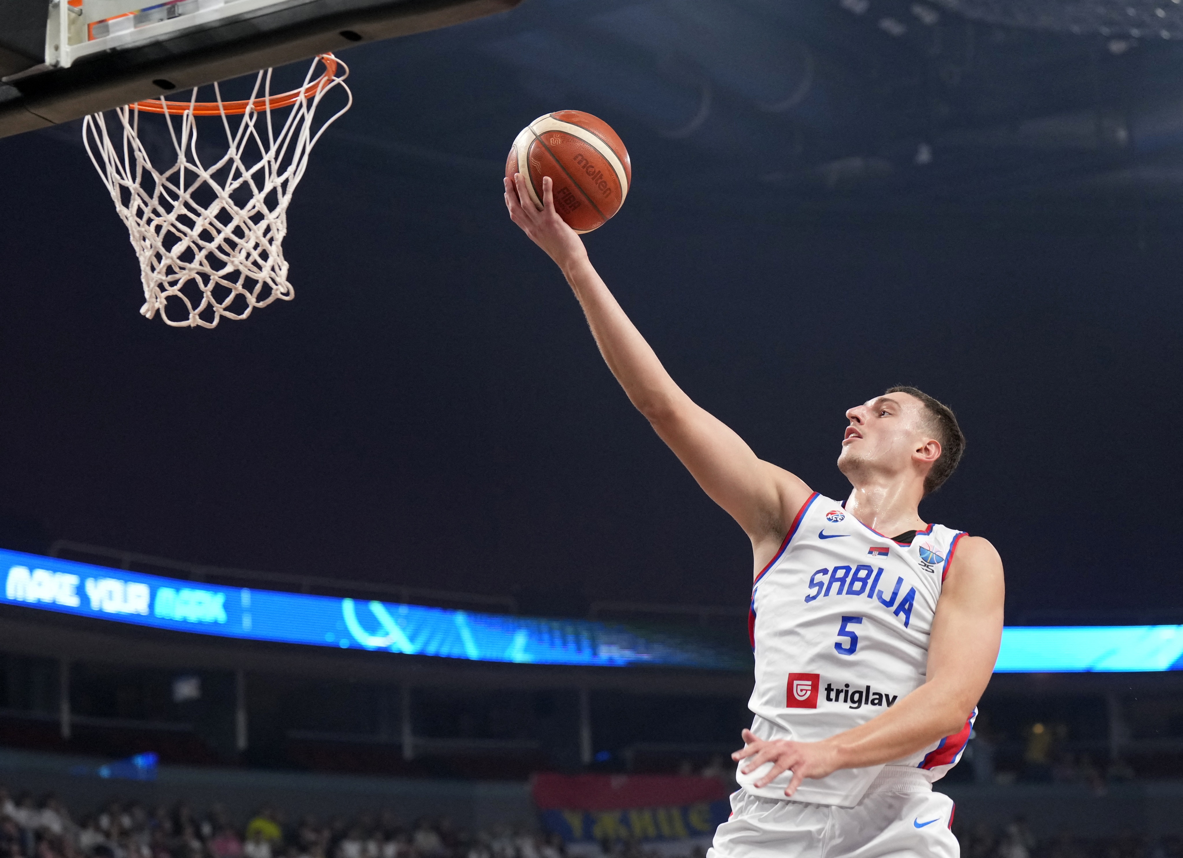 欧锦赛热门球队晋级形势严峻