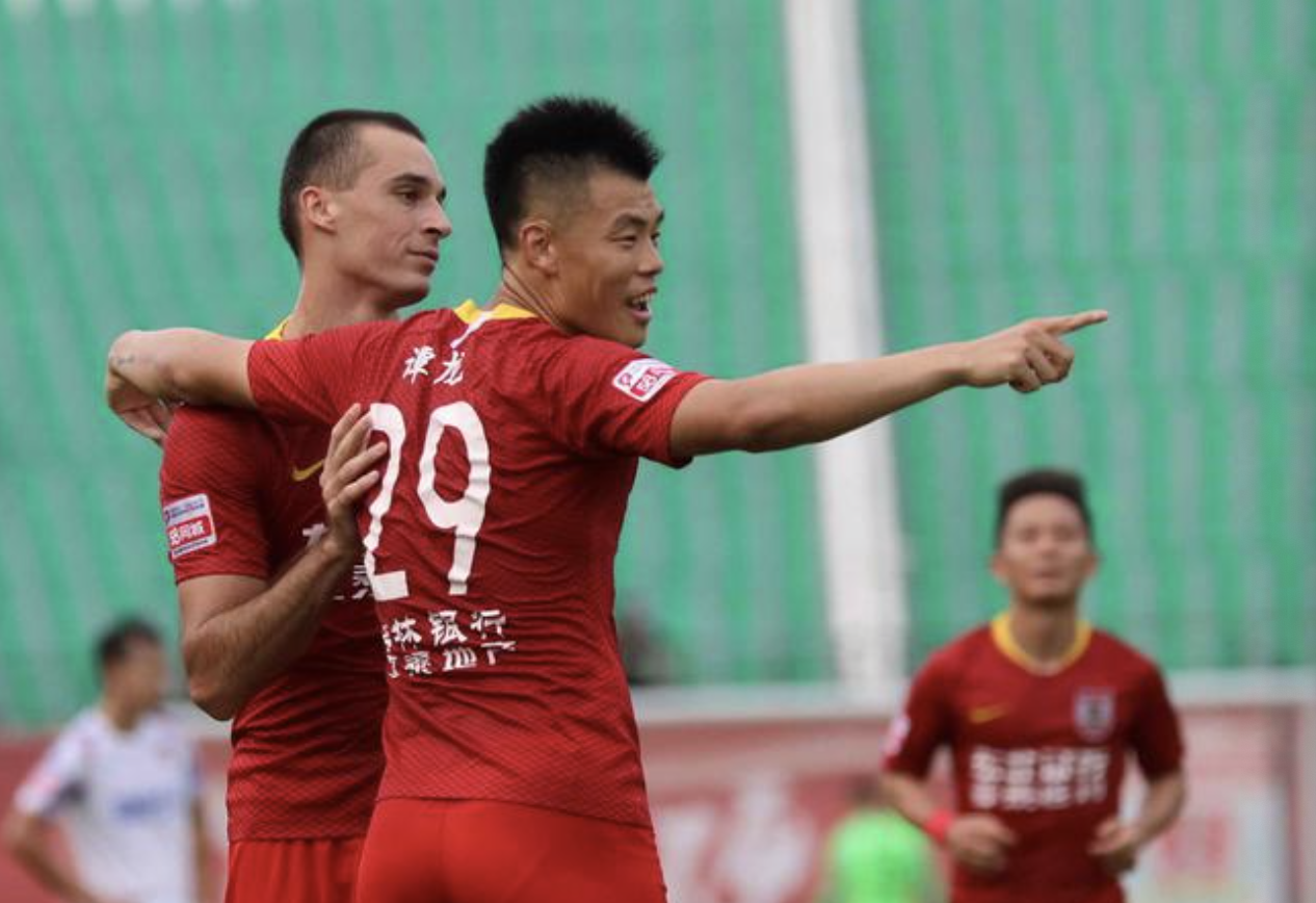 阿尔滨客场完胜青岛黄海,豪取客场三分的简单介绍 阿尔滨客场完胜青岛黄海,豪取客场三分的简单介绍