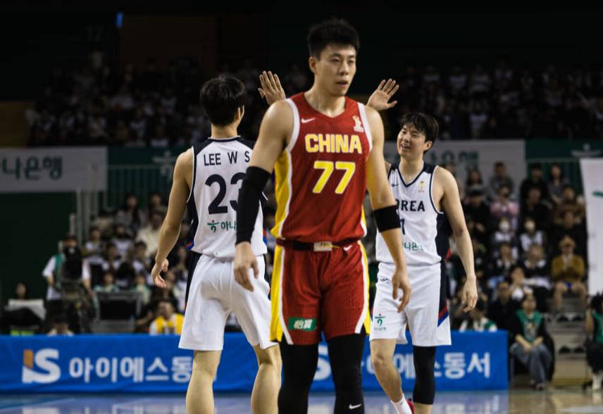 重庆主场不敌上海七一男篮,遭遇失败 重庆主场不敌上海七一男篮,遭遇失败