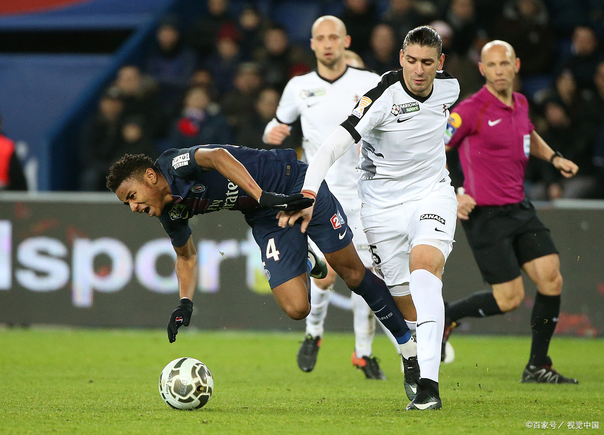 关于里昂客场失分，排名有所上升的信息
