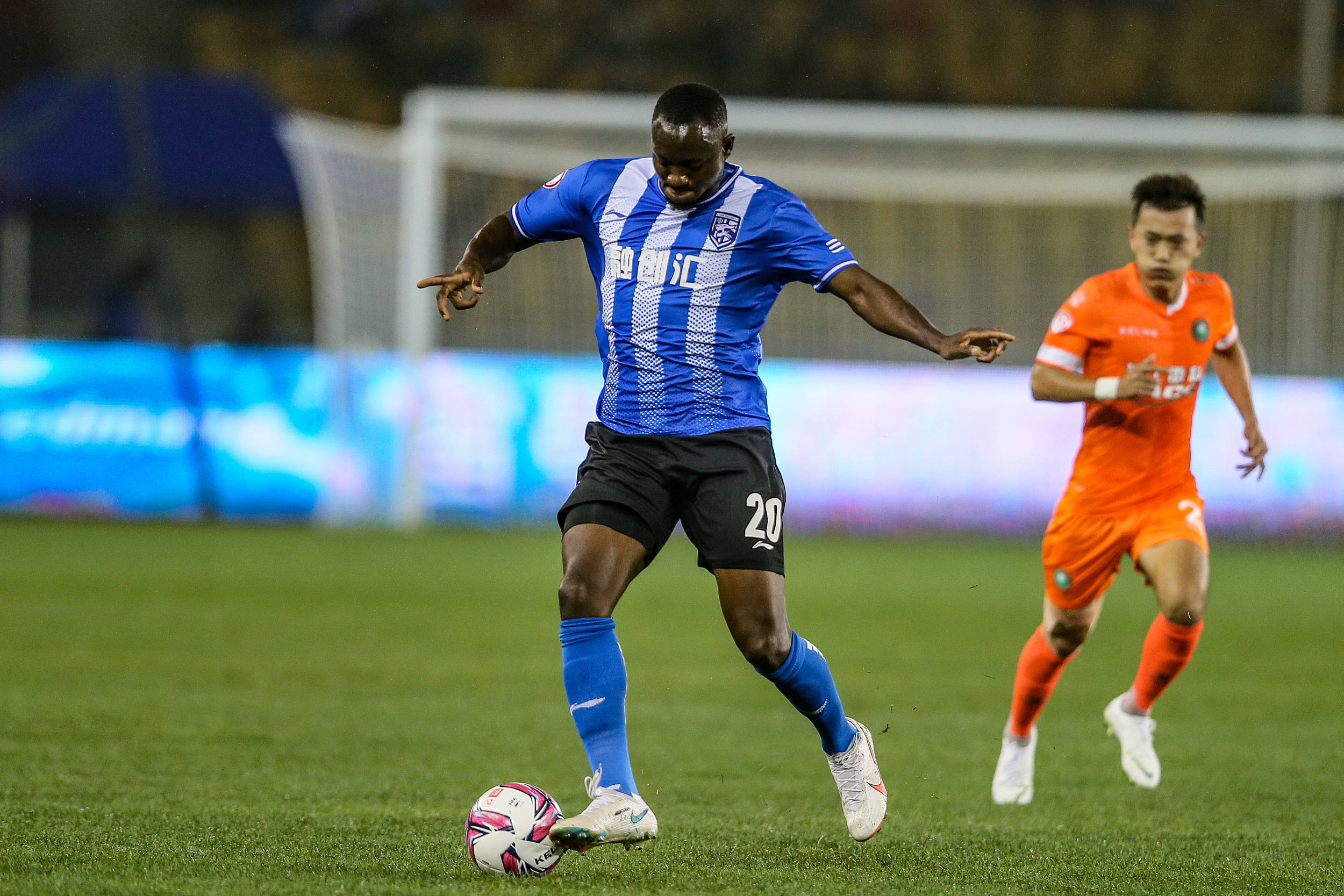 九游体育-包含列夫奥斯队主场胜利，积极追赶积分榜的词条