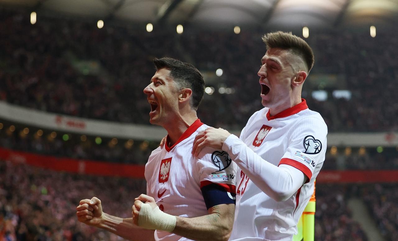 九游体育-阿森纳锋霸梅开二度，助球队击败沃特福德