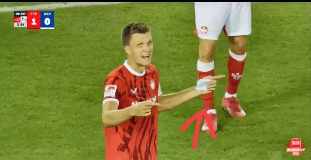 -阿贾克斯年轻球员表现稳定，上演绝杀的简单介绍