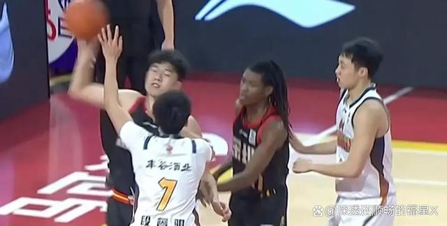 九游体育网页版登录入口-关于核心球员受伤退出，团队如何应对？的信息